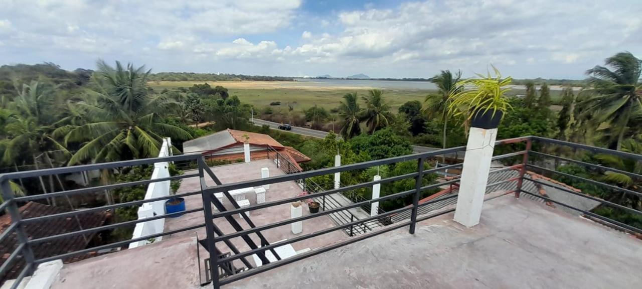 Lake Edge Resort Anuradhapura Exterior photo