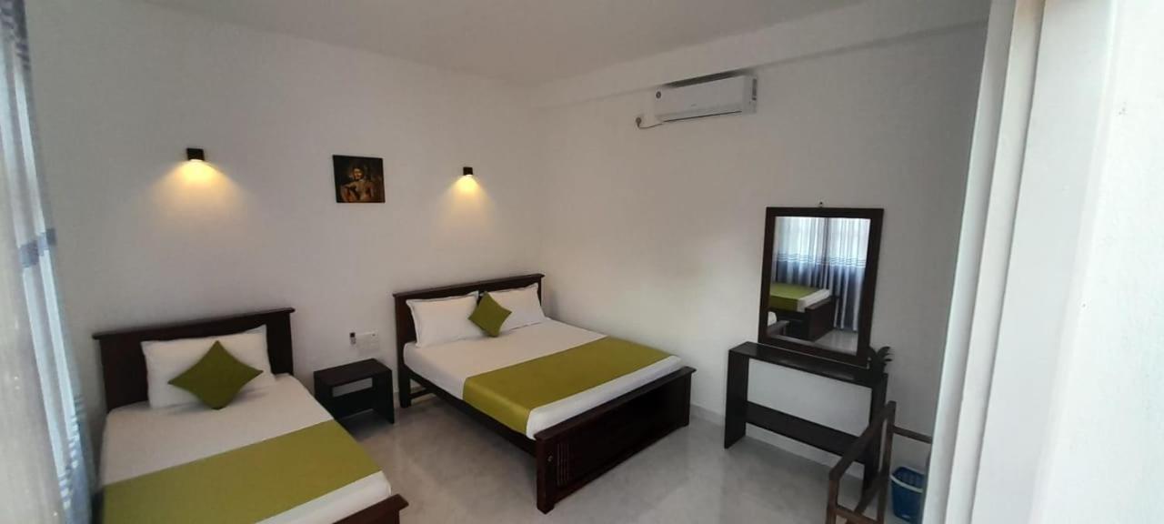 Lake Edge Resort Anuradhapura Exterior photo